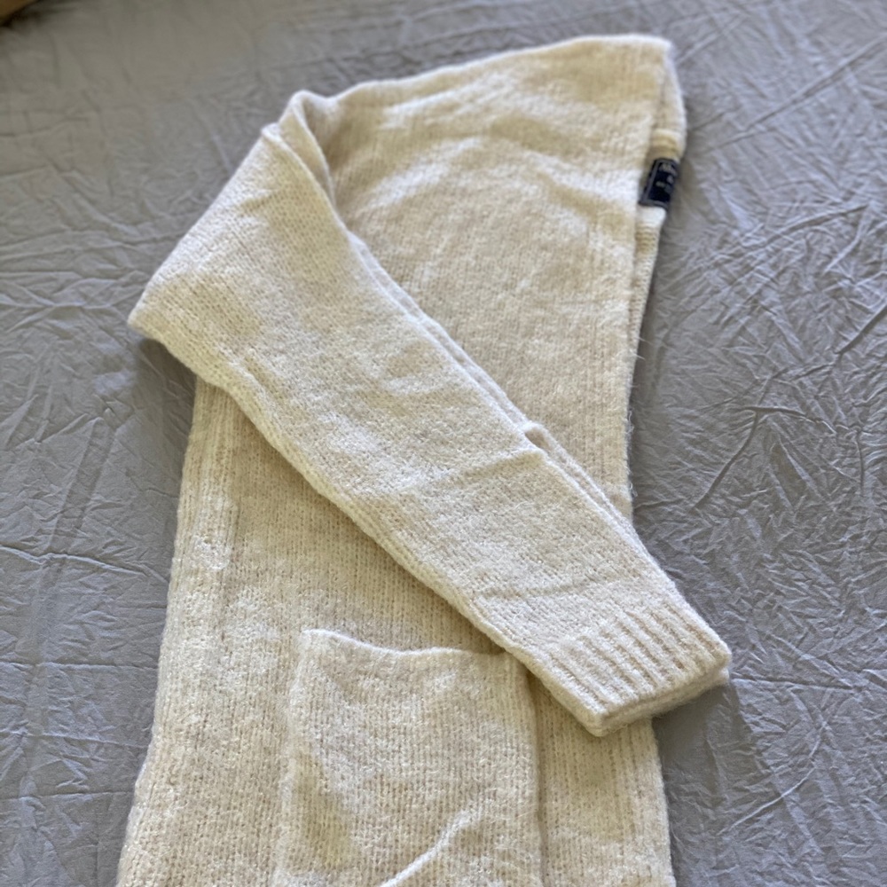 🍓NWOT ABERCROMBIE Cardigan